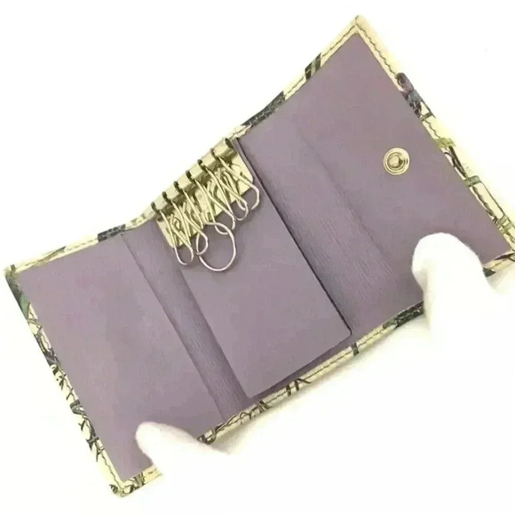 Gucci Flora Ivory Leather Key Case Unisex Floral Keyring - Picture 5 of 8